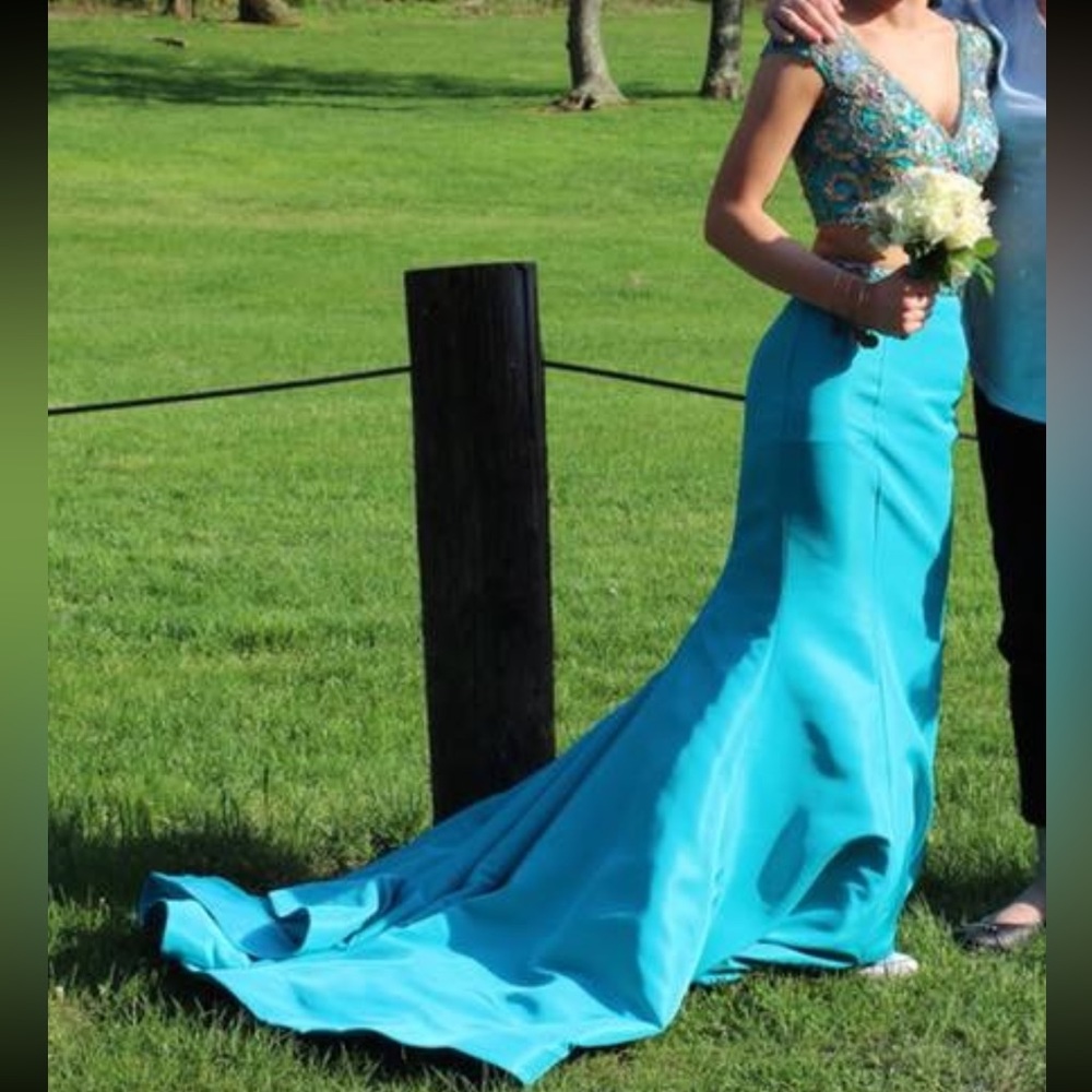 Two piece sherri hill prom dress